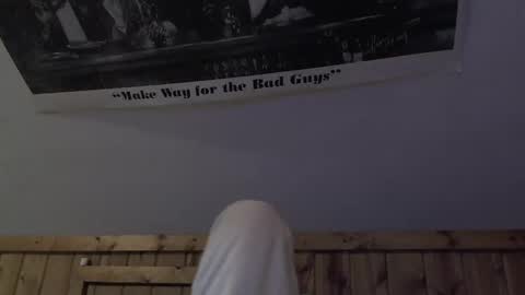 Snapshot of bennymn chatting on 12.22.25 benny and innocentvixon online show from 12.22.25