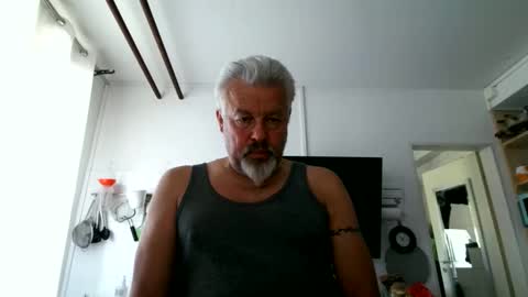 Snapshot of berg_boy chatting on 05.19.26 Martin online show from 05.19.26