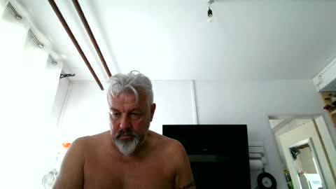 Snapshot of berg_boy chatting on 06.14.26 Martin online show from 06.14.26