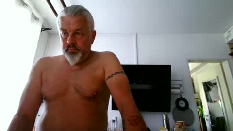 Snapshot of berg_boy chatting on 06.20.26 Martin online show from 06.20.26