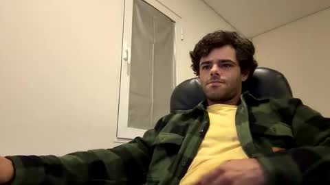 Snapshot of berltex chatting on 10.28.25 Berltex online show from 10.28.25