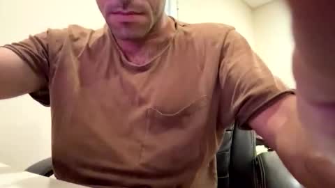 Snapshot of berltex chatting on 10.29.25 Berltex online show from 10.29.25