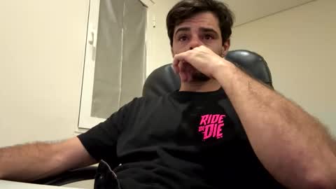 Snapshot of berltex chatting on 11.29.25 Berltex online show from 11.29.25