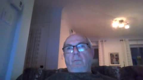 Snapshot of bernard1102 chatting on 12.09.24 bernard1102 online show from 12.09.24