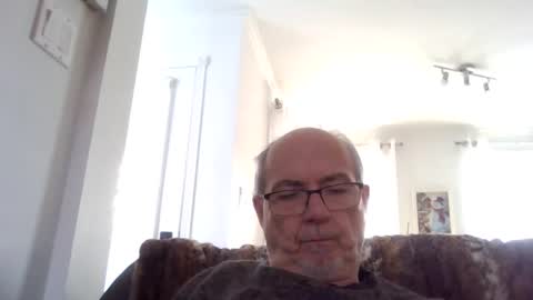 Snapshot of bernard1102 chatting on 12.15.24 bernard1102 online show from 12.15.24