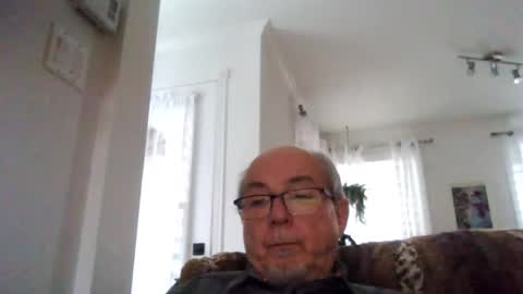 Snapshot of bernard1102 chatting on 01.01.25 bernard1102 online show from 01.01.25