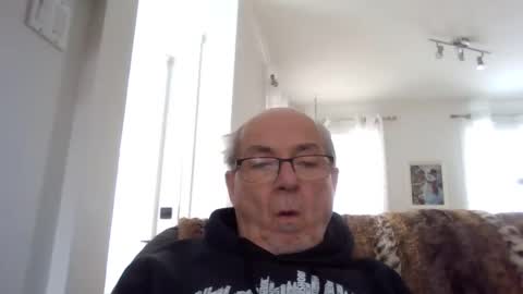 Snapshot of bernard1102 chatting on 01.06.25 bernard1102 online show from 01.06.25