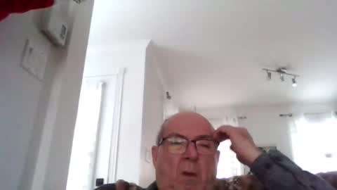 Snapshot of bernard1102 chatting on 01.12.25 bernard1102 online show from 01.12.25