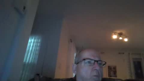 Snapshot of bernard1102 chatting on 01.17.25 bernard1102 online show from 01.17.25