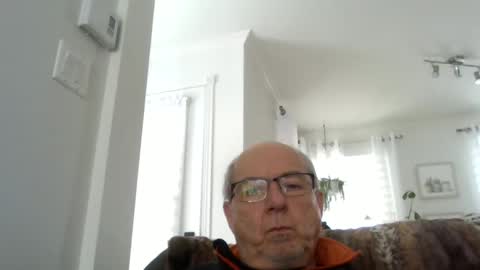 Snapshot of bernard1102 chatting on 02.21.25 bernard1102 online show from 02.21.25