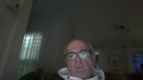 Snapshot of bernard1102 chatting on 03.06.25 bernard1102 online show from 03.06.25