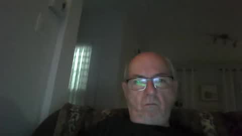 Snapshot of bernard1102 chatting on 09.09.25 bernard1102 online show from 09.09.25