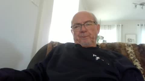 Snapshot of bernard1102 chatting on 09.10.25 bernard1102 online show from 09.10.25