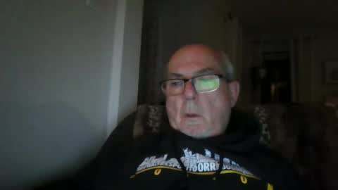 Snapshot of bernard1102 chatting on 09.16.25 bernard1102 online show from 09.16.25