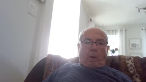 Snapshot of bernard1102 chatting on 09.18.25 bernard1102 online show from 09.18.25