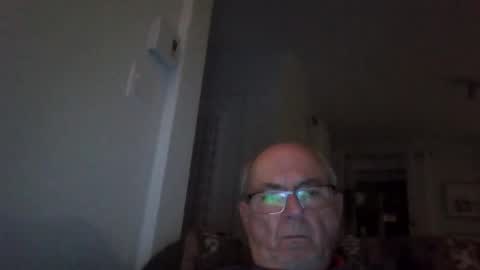 Snapshot of bernard1102 chatting on 09.19.25 bernard1102 online show from 09.19.25