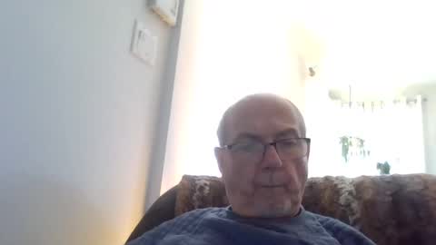 Snapshot of bernard1102 chatting on 09.21.25 bernard1102 online show from 09.21.25