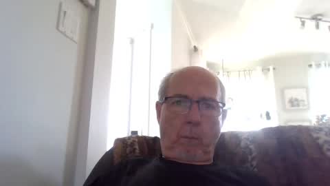 Snapshot of bernard1102 chatting on 10.05.25 bernard1102 online show from 10.05.25