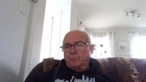 Snapshot of bernard1102 chatting on 10.26.25 bernard1102 online show from 10.26.25