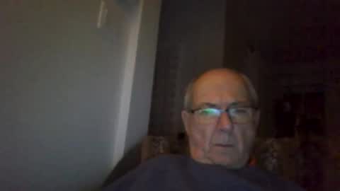 Snapshot of bernard1102 chatting on 11.08.25 bernard1102 online show from 11.08.25