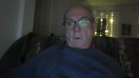 Snapshot of bernard1102 chatting on 11.27.25 bernard1102 online show from 11.27.25