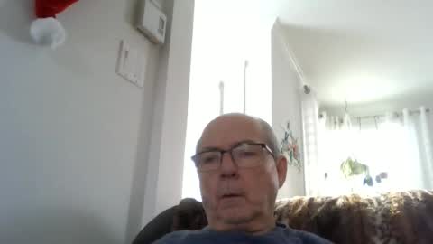 Snapshot of bernard1102 chatting on 11.29.25 bernard1102 online show from 11.29.25