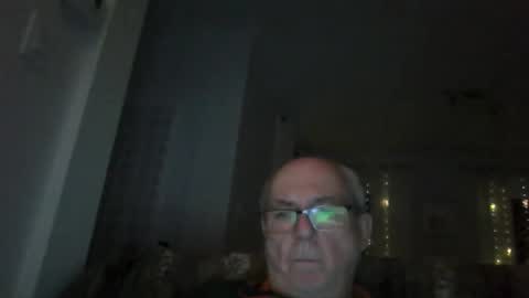 Snapshot of bernard1102 chatting on 01.12.26 bernard1102 online show from 01.12.26