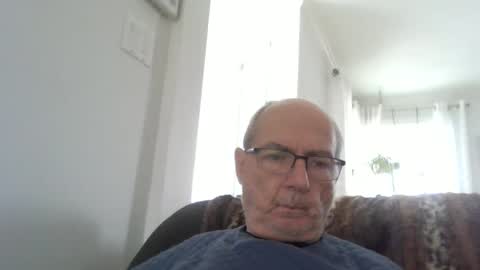 bernard1102 online show from 04.22.26