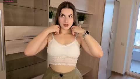 Snapshot of bernice_knight chatting on 09.28.25 Maria online show from 09.28.25