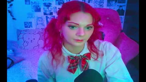 Snapshot of berriekitten chatting on 11.01.25 BerrieKitten online show from 11.01.25