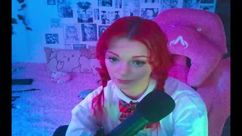 Snapshot of berriekitten chatting on 11.04.25 BerrieKitten online show from 11.04.25