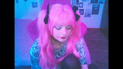 Snapshot of berriekitten chatting on 05.17.26 BerrieKitten online show from 05.17.26