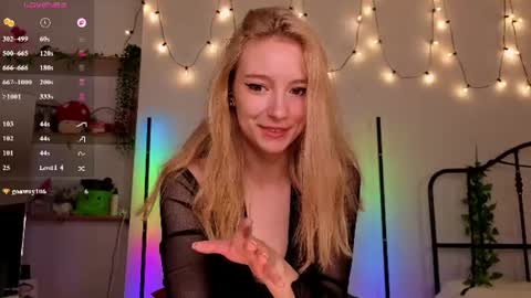 Hi Im NikaComing back online on Monday 3 online show from 06.10.26