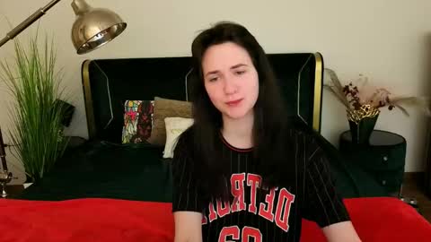 Violette online show from 05.03.26