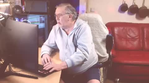 Snapshot of best127 chatting on 03.04.25 jean online show from 03.04.25