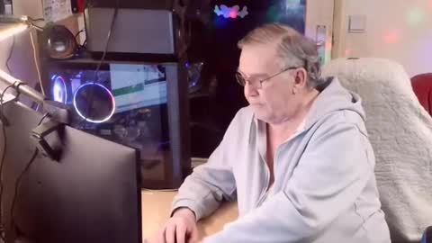 Snapshot of best127 chatting on 03.05.25 jean online show from 03.05.25