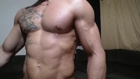 Snapshot of bestmuscle chatting on 05.08.26 bestmuscle online show from 05.08.26