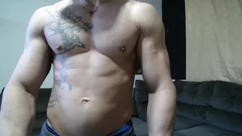 Snapshot of bestmuscle chatting on 05.11.26 bestmuscle online show from 05.11.26