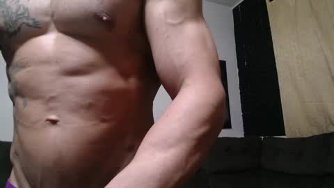 Snapshot of bestmuscle chatting on 06.05.26 bestmuscle online show from 06.05.26