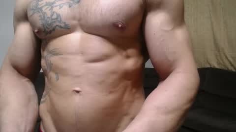 Snapshot of bestmuscle chatting on 06.05.26 bestmuscle online show from 06.05.26