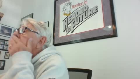 Snapshot of bestshot1951 chatting on 12.12.24 bestshot1951 online show from 12.12.24