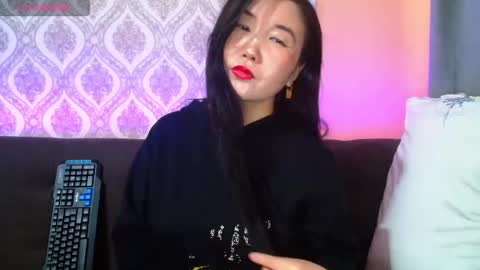 Snapshot of bet_lu chatting on 02.13.25 Bet Lu online show from 02.13.25