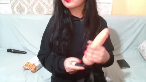 Snapshot of bet_lu chatting on 02.27.25 Bet Lu online show from 02.27.25