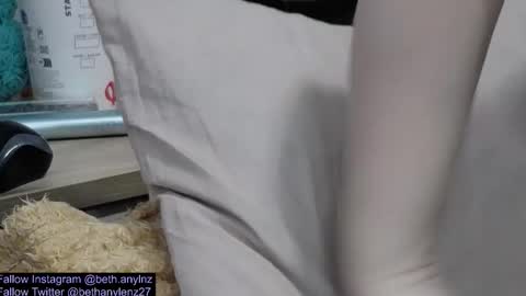 bethanylenz2 online show from 11.23.25