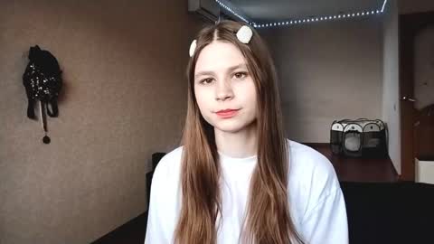 Snapshot of bethkallberg chatting on 06.05.26 Leila online show from 06.05.26