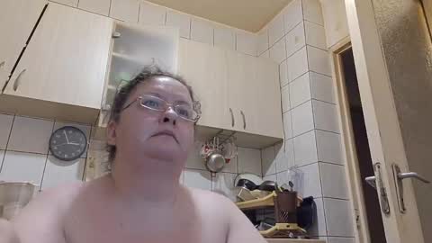 Snapshot of bethnorth chatting on 05.22.26 bethnorth online show from 05.22.26