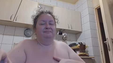Snapshot of bethnorth chatting on 06.20.26 bethnorth online show from 06.20.26