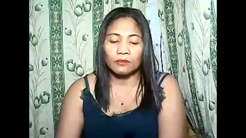 Snapshot of betty_83 chatting on 12.21.24 betty_83 online show from 12.21.24