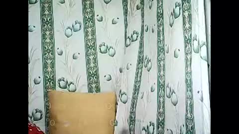 Snapshot of betty_83 chatting on 02.04.25 betty_83 online show from 02.04.25