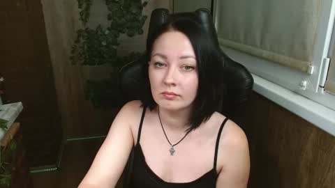 Snapshot of betty_luss chatting on 10.19.25 Sia online show from 10.19.25